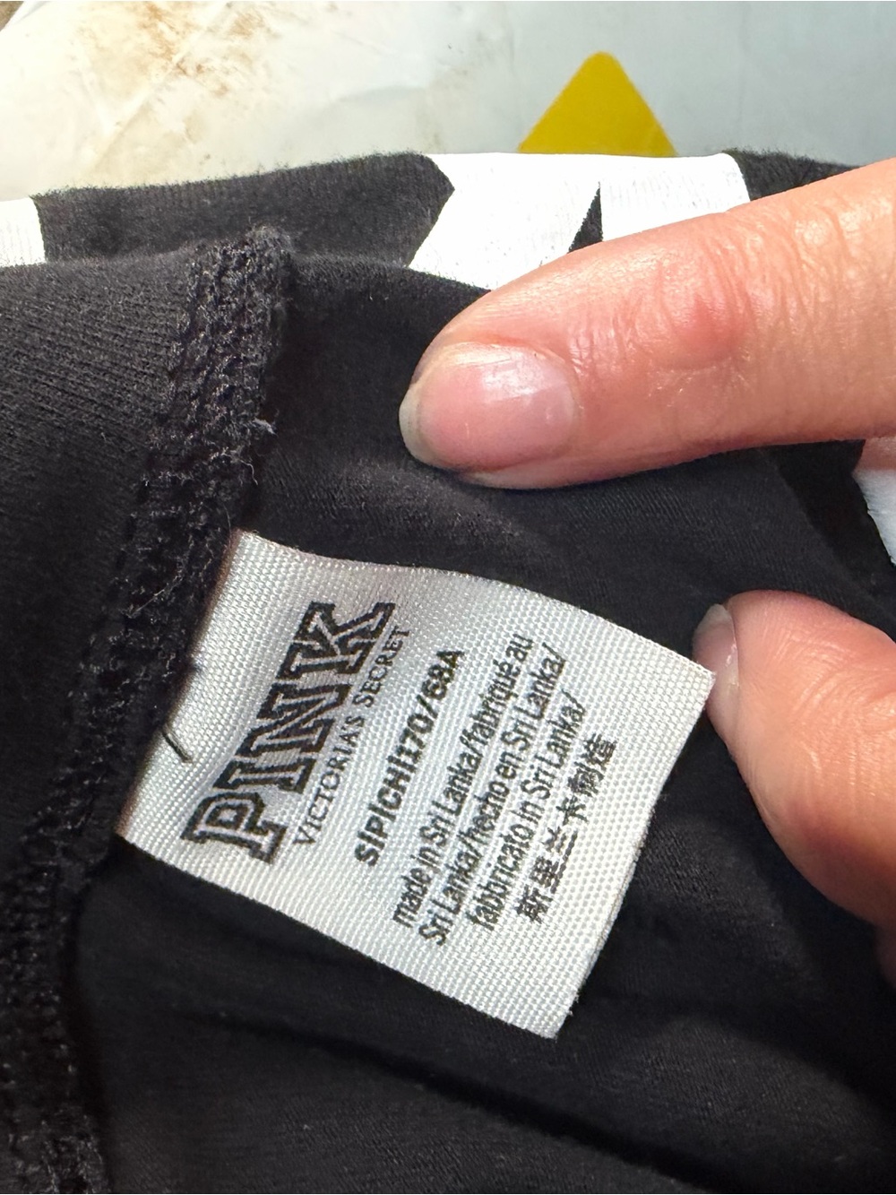 PINK Victoria's Secret Black & White Logo Tank Top - Picture 4 of 4